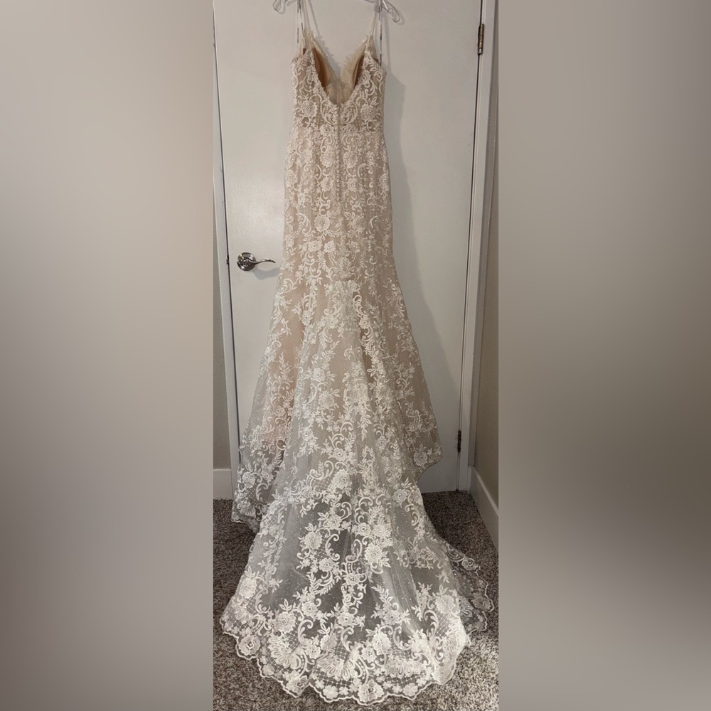 NWT Ivory Wedding Dress - Picture 3 of 5